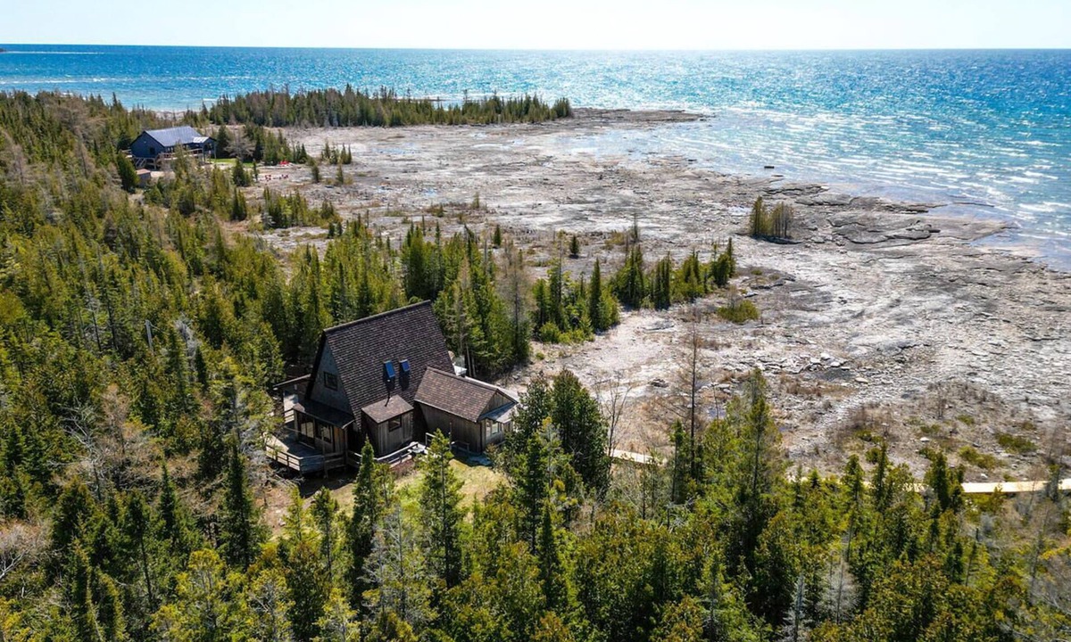 Tobermory Cabin | Lands End Private Tobermory Waterfront Escape