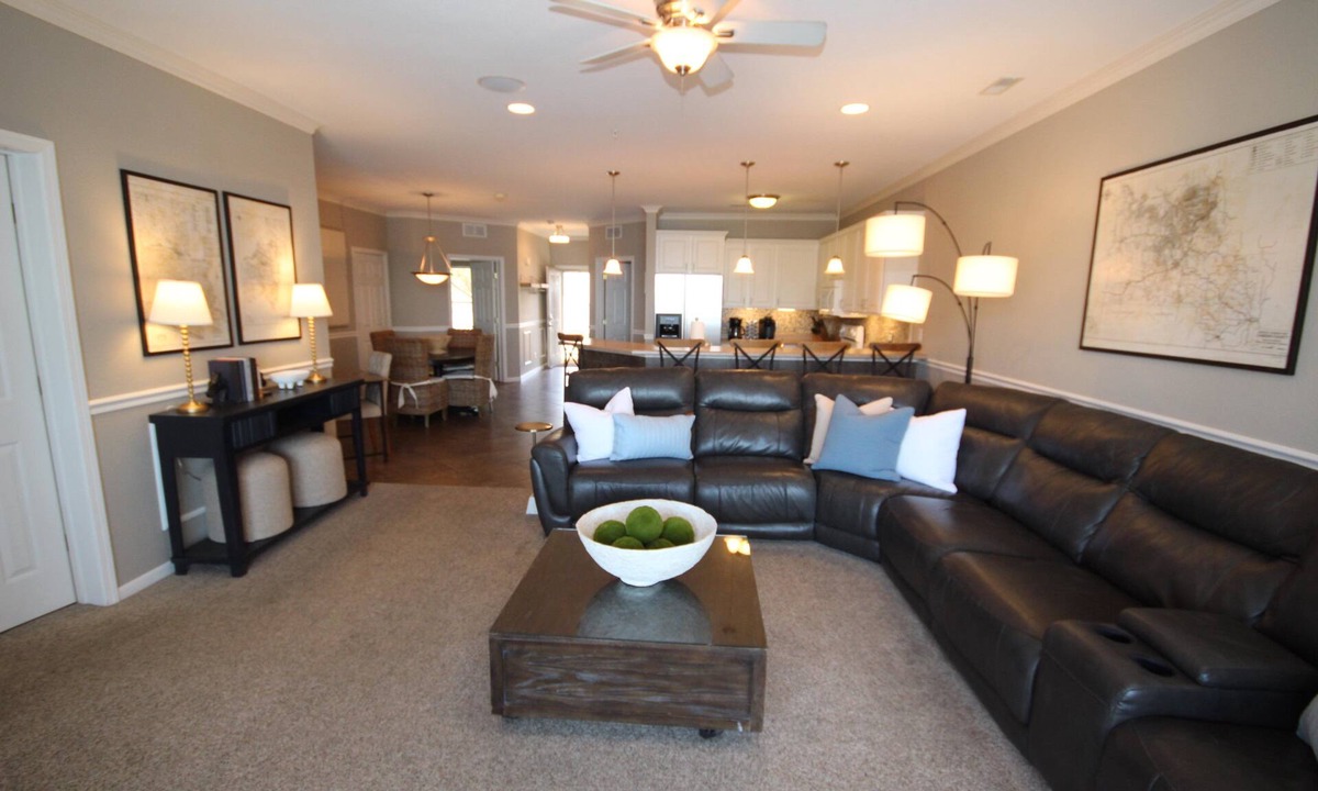 Osage Beach Condo | Lands End Condo - No Steps! Sleeps 6-8. Large Sectional Sofa. Inquire for Slip.