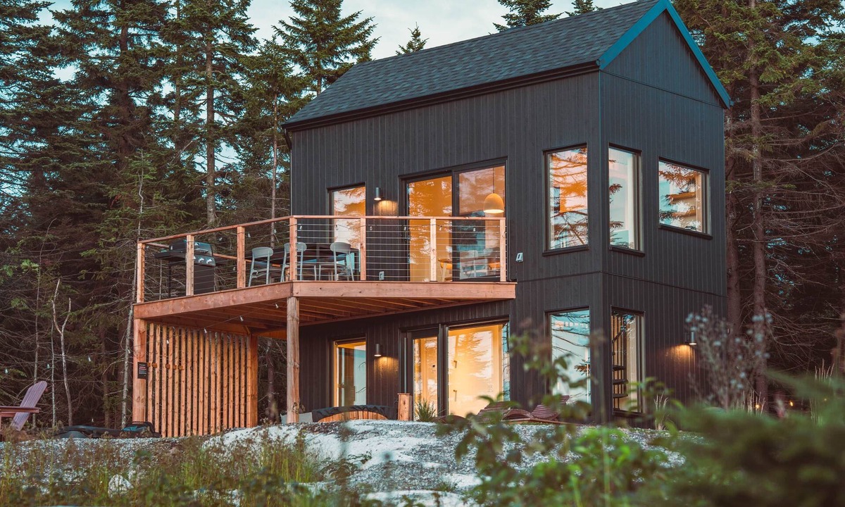 Lac Beauport House | LANDSKAP - Micro Chalet | Spa & Mountain Views near Québec