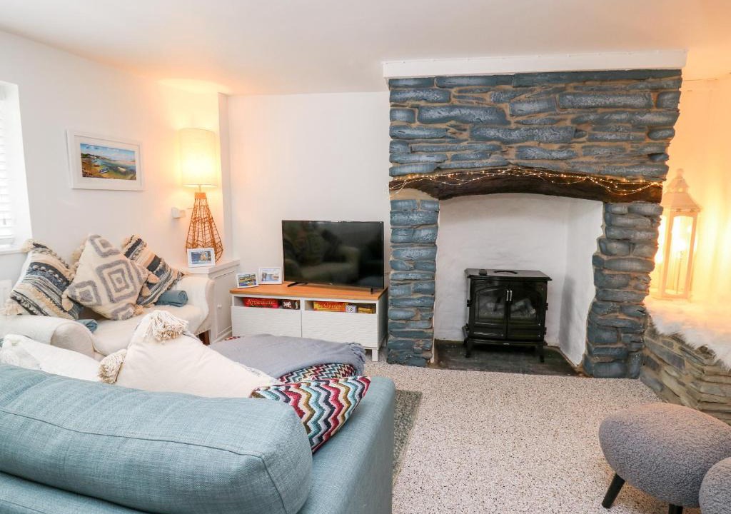 Cardigan House | Lane Cottage