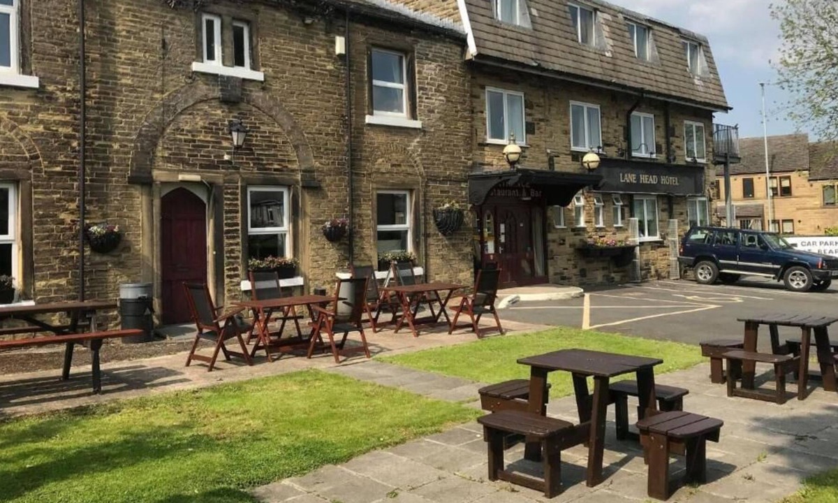 Brighouse Bed & Breakfast | Lane Head Hotel