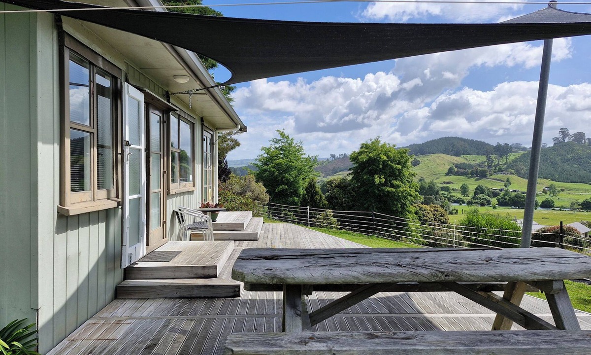 Tauriko Cottage | Laneway cottage