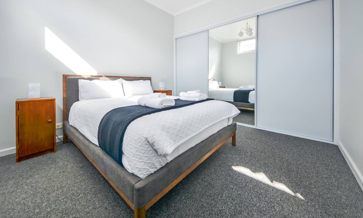 Portland Apartment | Laneway living in coastal town