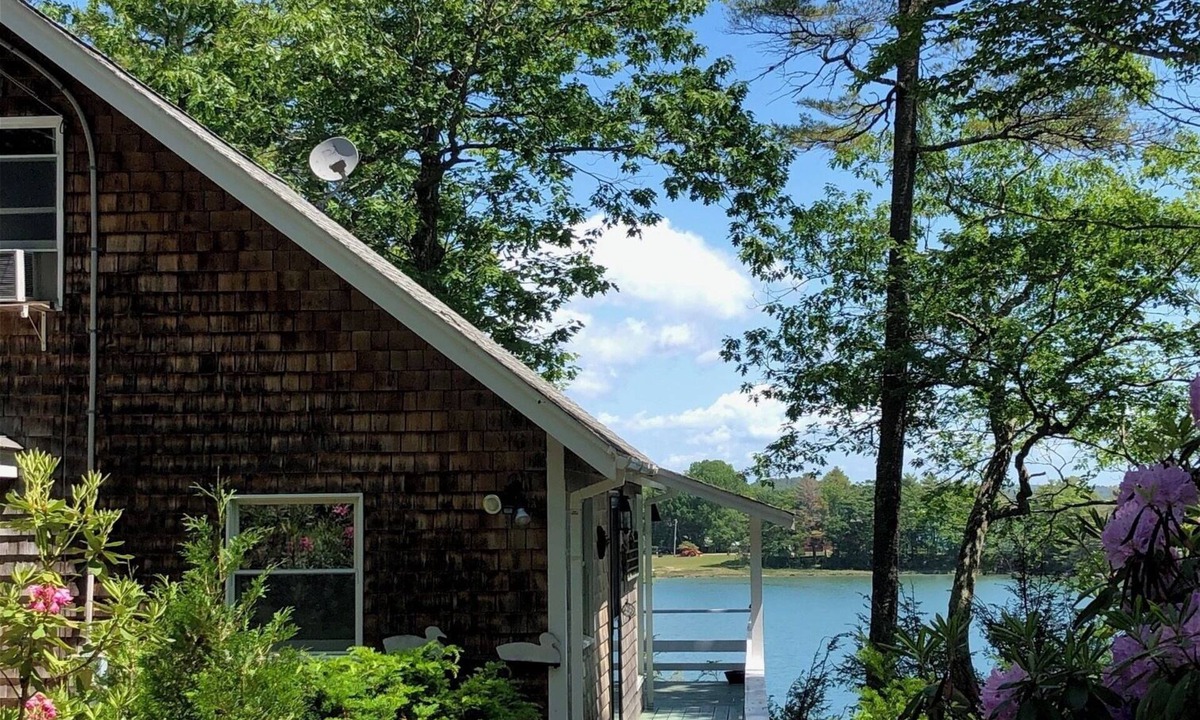 Boothbay Cottage | Lange Cottage - Waterfront Cottage!