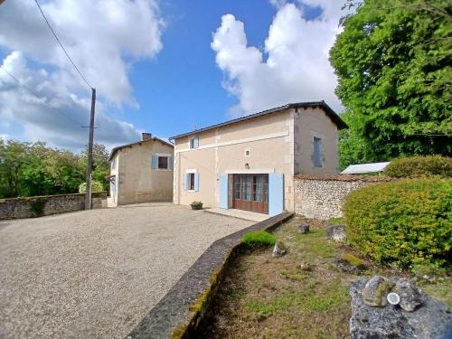 Montboyer House | Langlade Estate