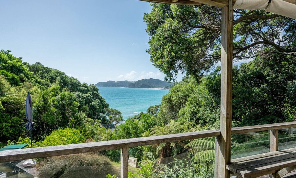 Langs Beach Cottage | Langs Hideaway - Langs Beach Holiday Home