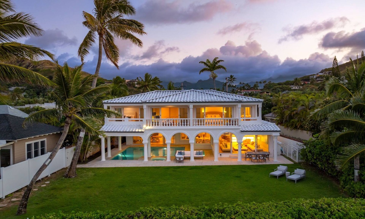 Lanikai House | Lanikai Luxury 5 Bedroom Beachfront Estate - limited time OFFER