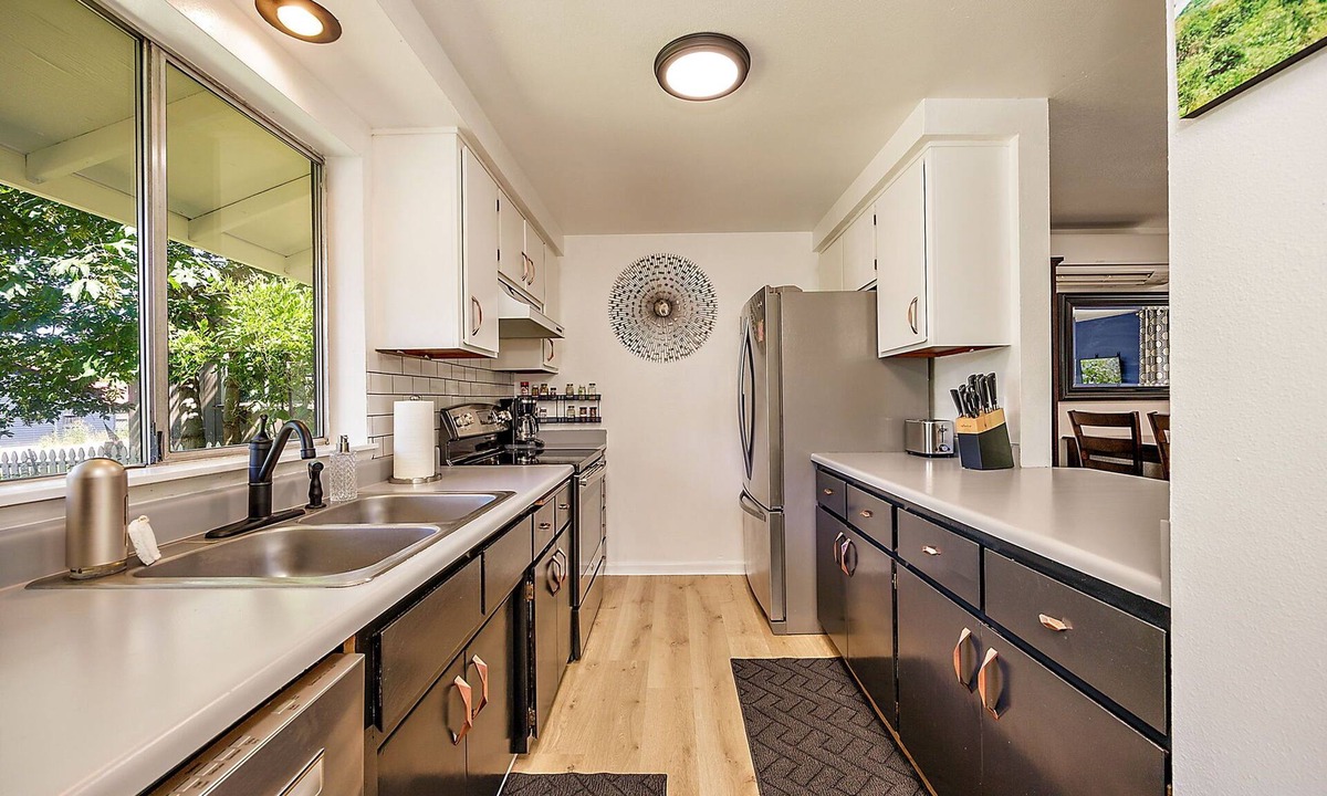 Phoenix House | Lanka Rose House by WanderLodges