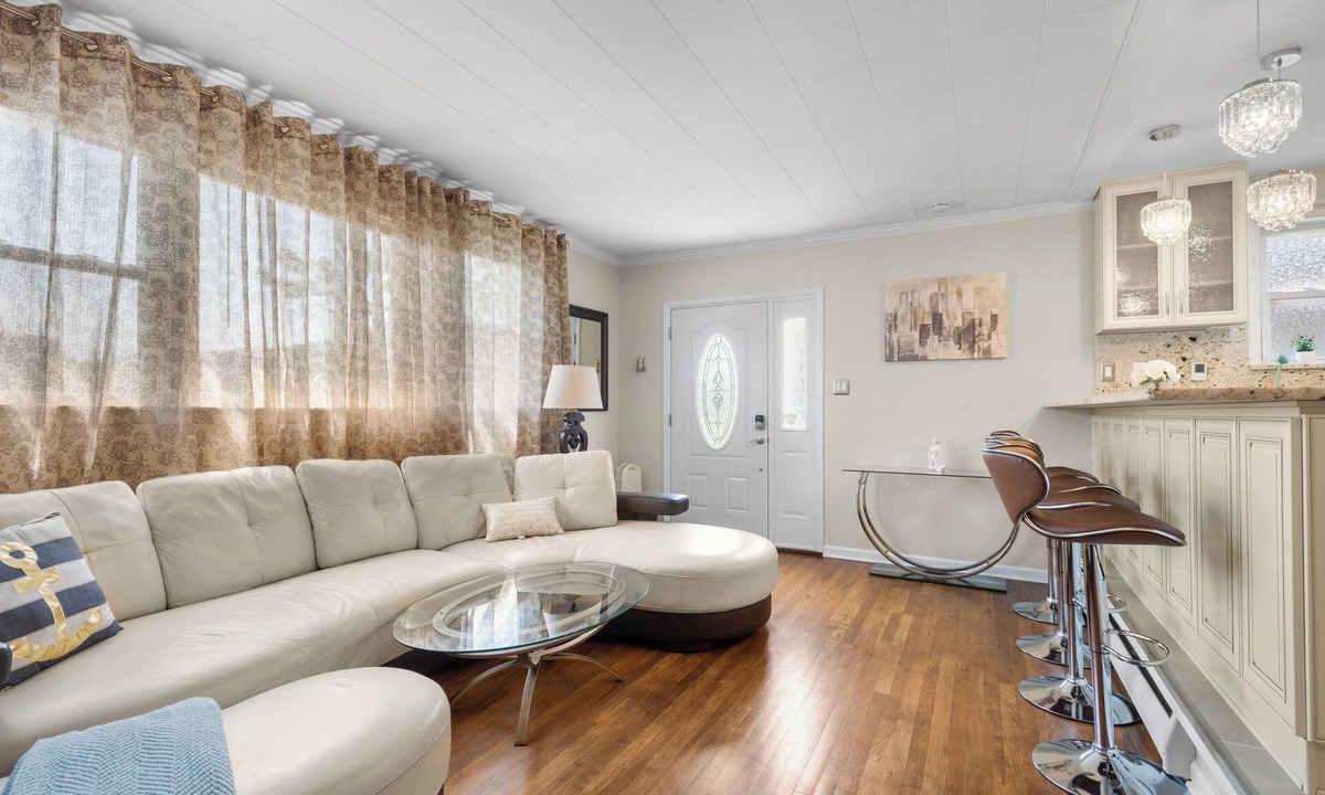 Lansdale House | Lansdale: Work, Rest, Explore