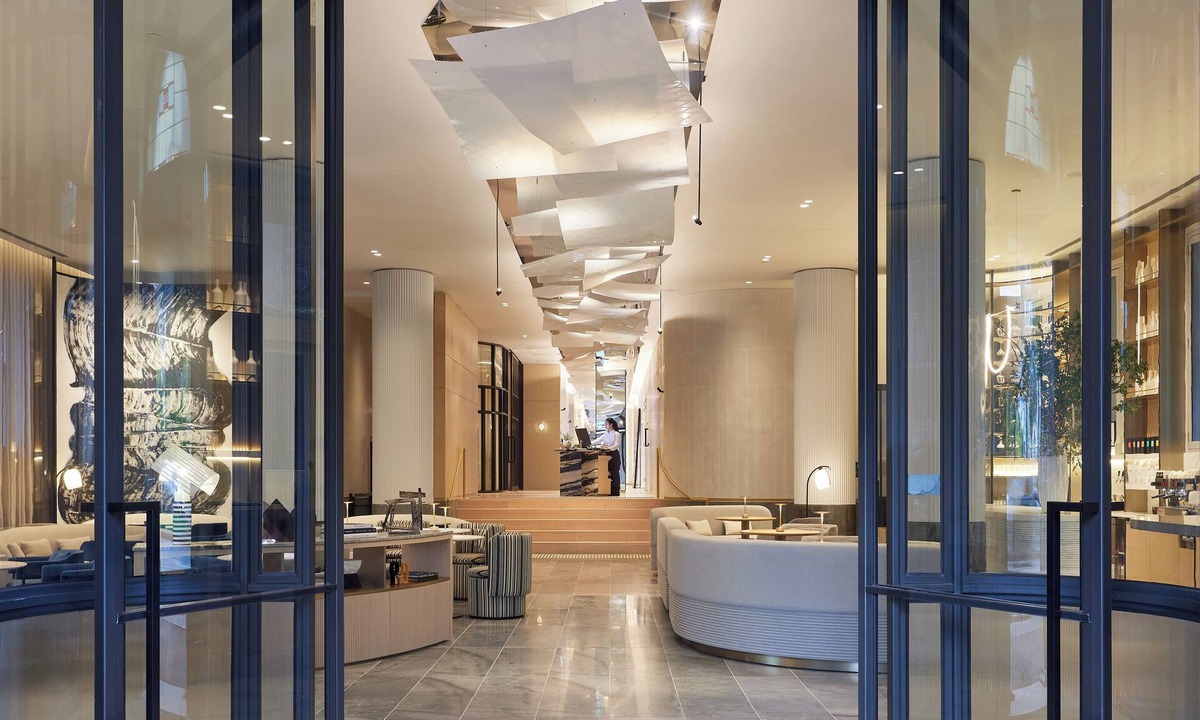 East Melbourne Hotel | Lanson Place Parliament Gardens