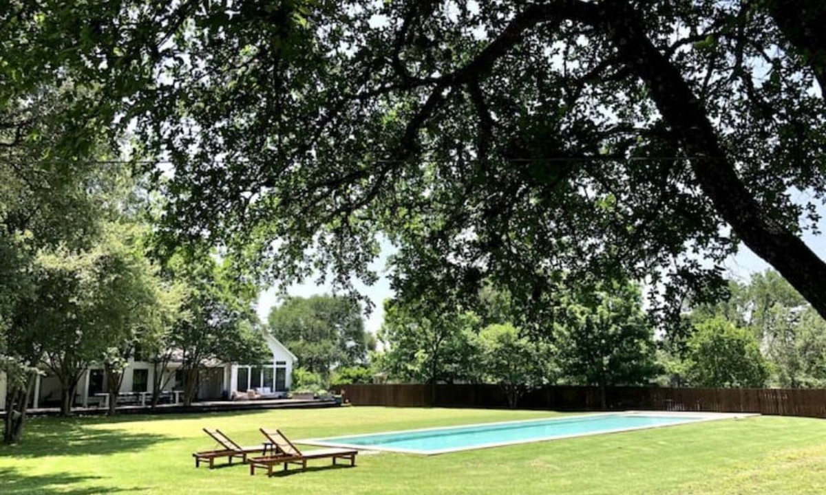 Shady Hollow House | Lap Pool, Infrared Sauna & 1+ Acre in South Austin