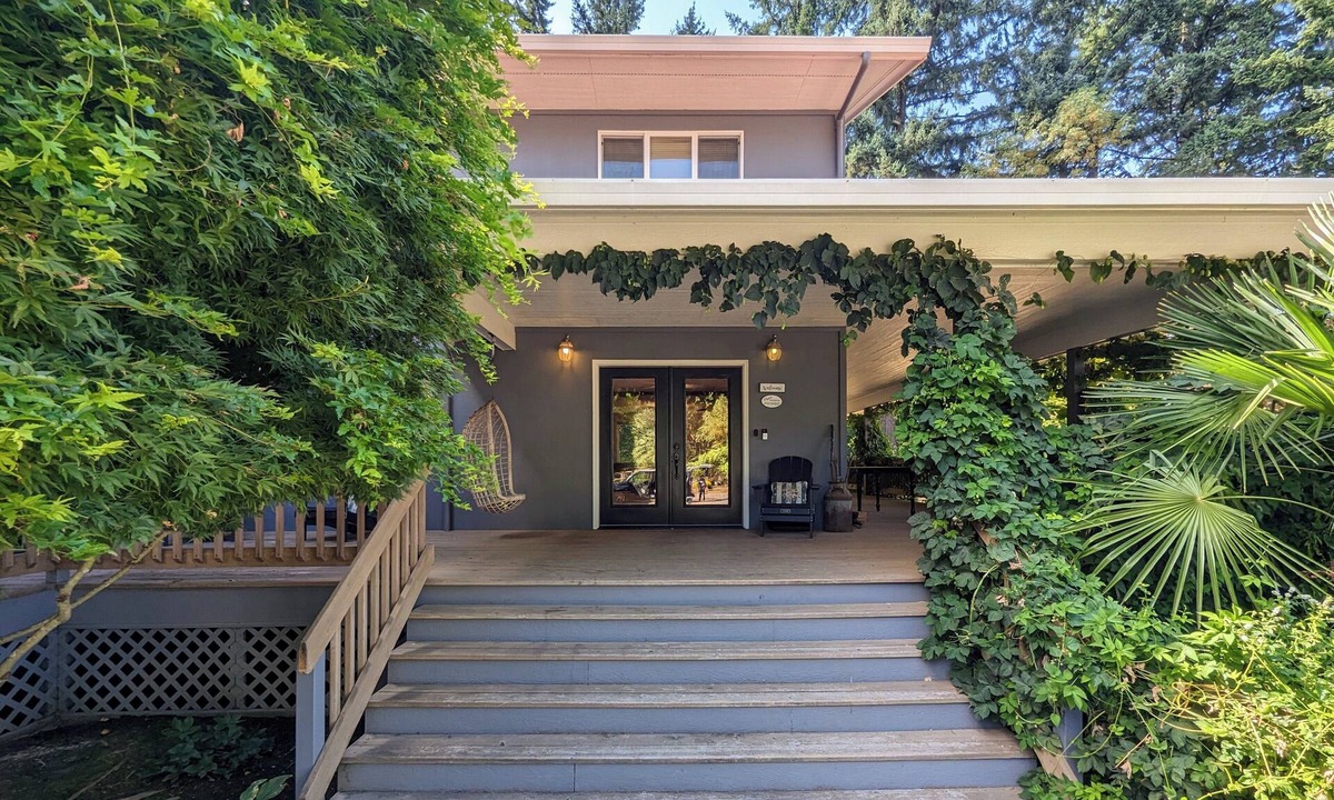 Yamhill County House | LARC Ranch ~ Serene Wine Country Escape!