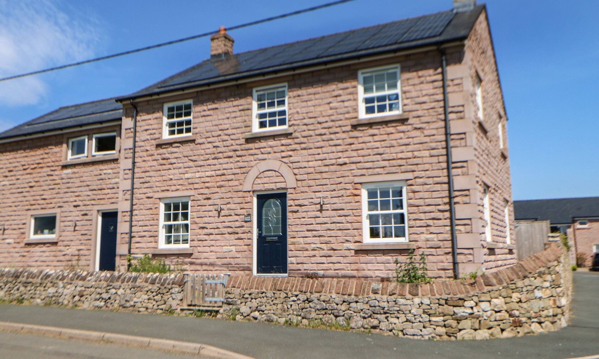 King's Meaburn Cottage | LARCH HOUSE, pet friendly, with open fire in Appleby-In-Westmorland