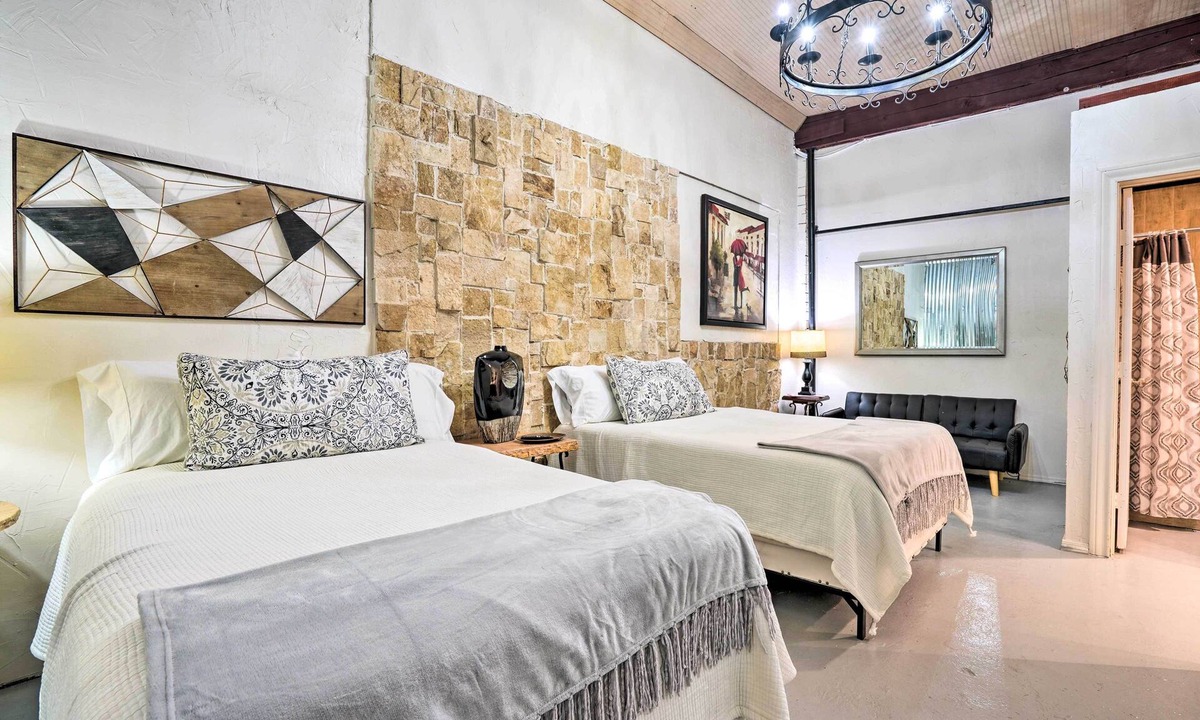 Western Division Apartment | Laredo Vacation Rental - Minutes From Attractions!