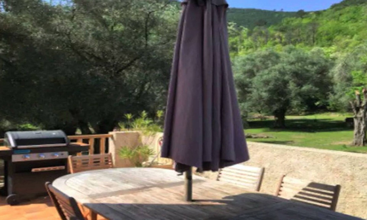 Corte Villa | Large 15-bed villa in Corte