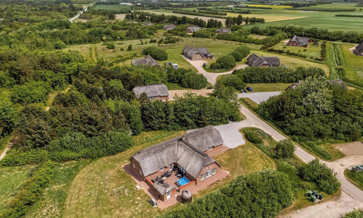 Øby House | Large 18-person pool house with outdoor hot tub, outdoor sauna and enclosed.