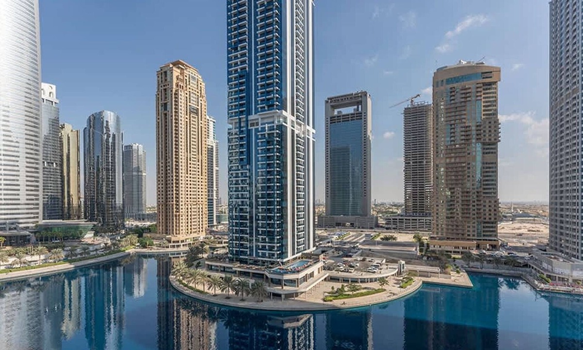 Jumeirah Lake Towers Apartment | Large 1BR with Lake View in JLT - Close to Metro