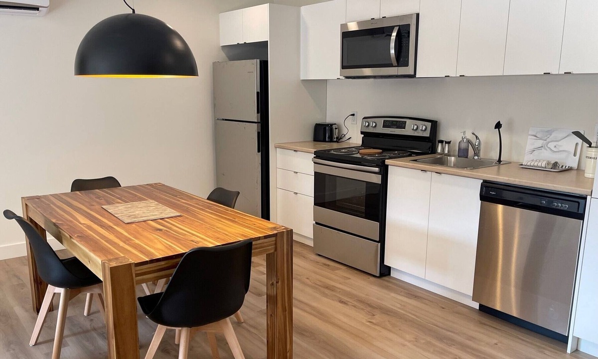 Cite-Universitaire Apartment | Large 2-bedroom apartment