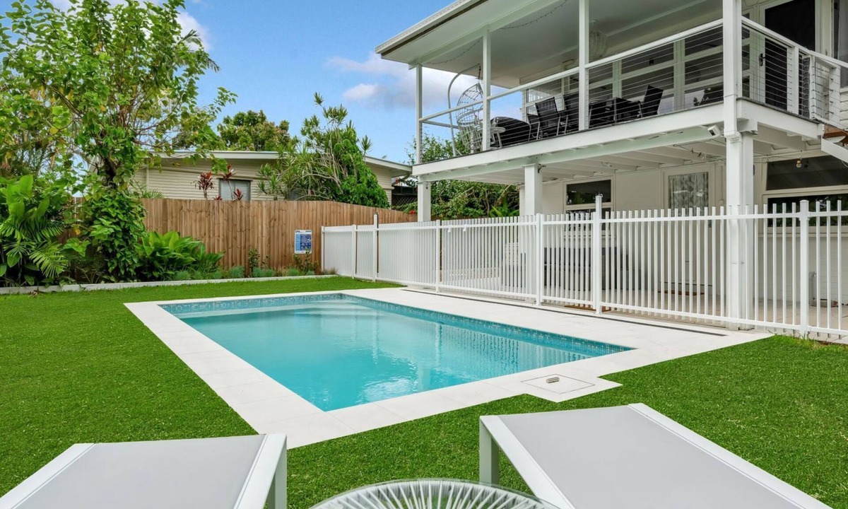 Tewantin House | Large 2 bedroom house with pool