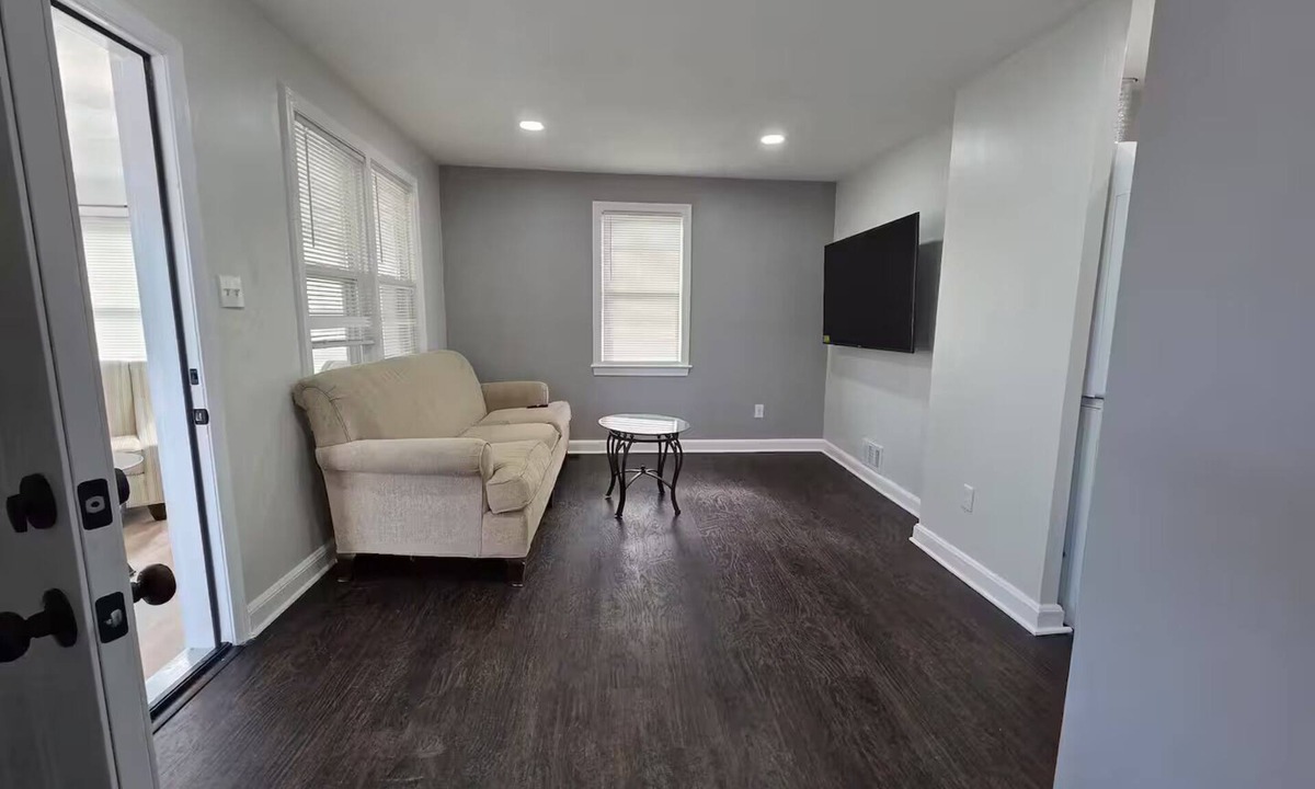 Centreville House | Large 3BR Home Near Dulles w/parking sleeps 8