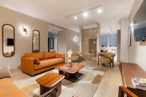 Quartier de la Porte-Saint-Denis Apartment | Large 4-room air-conditioned apartment with patio in Paris