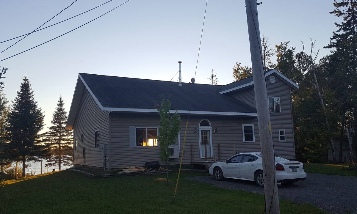 Sinclair House | Large 5 bedroom lake home, sleeps 14