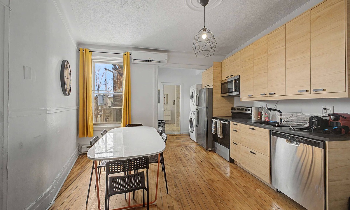Sainte-Marie Apartment | Large 5BR Home Ideal for Student Groups