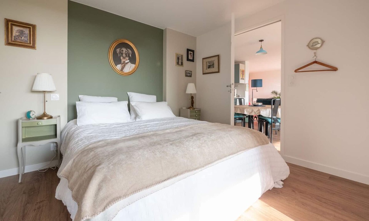 Le Bo Cottage | Large 60 m2 gîte for 4 to 6 people on garden level with 2 terraces.