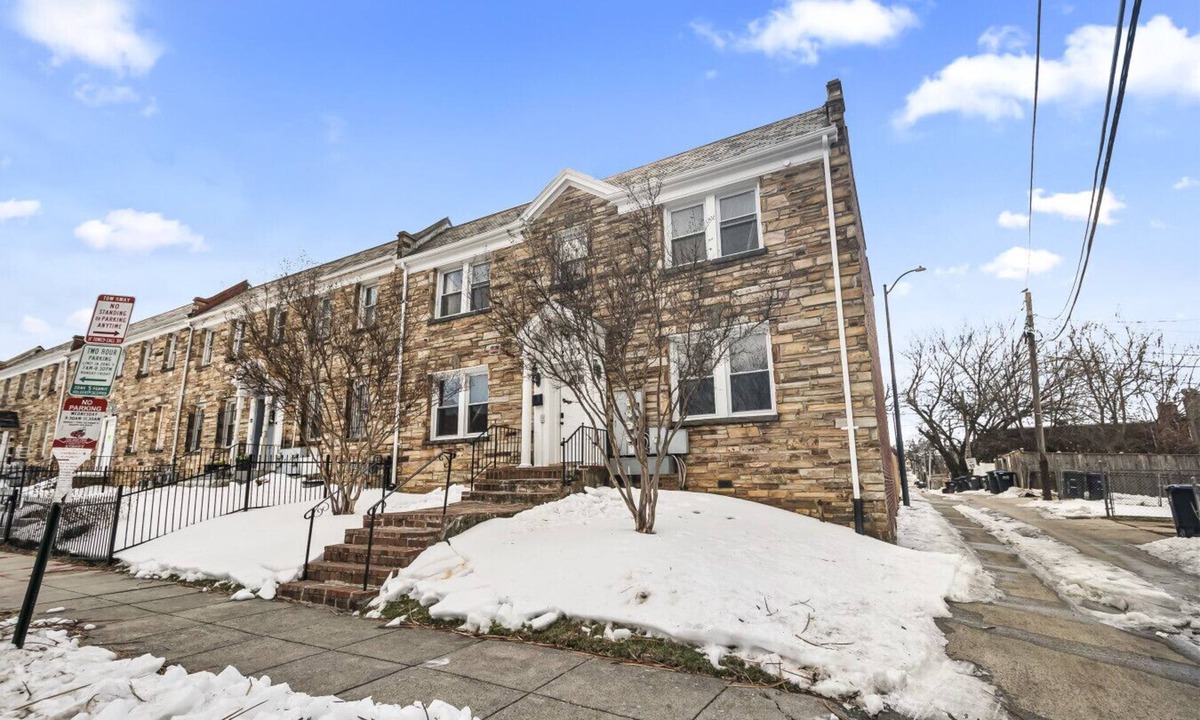 Trinidad House | Large 6BR Property in DC | Sleeps Groups | 4 Baths