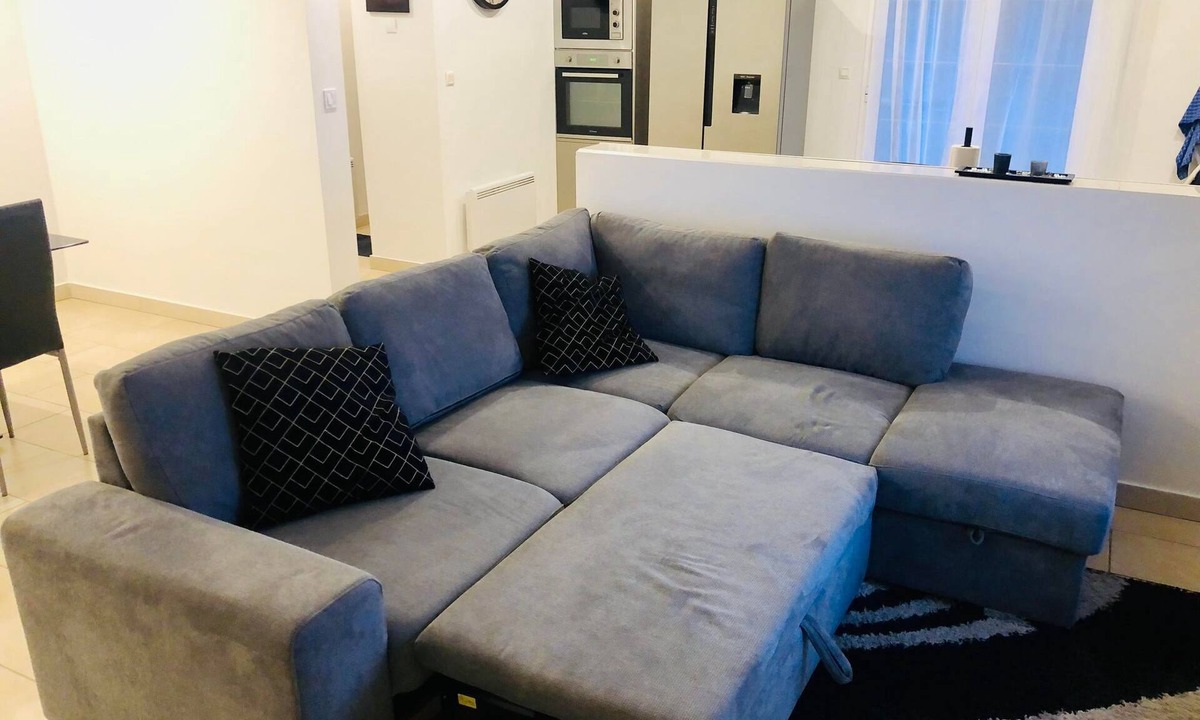 Joigny House | Large 7-bed apartment in recent bungalow