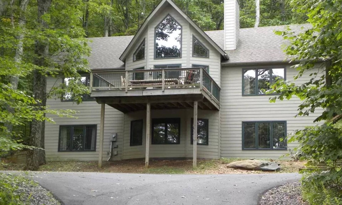 Pedlars Edge House | Large and Luxurious Exec 5BR Chalet