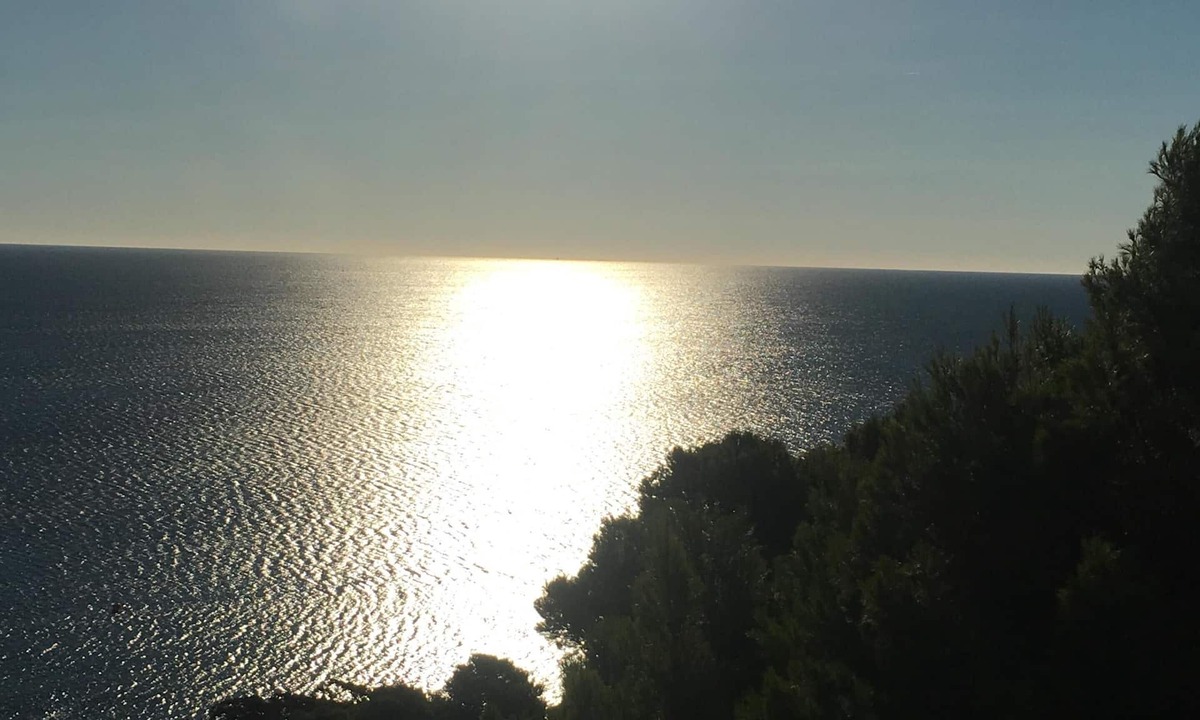 La Franqui Apartment | Large apartment in Franqui in Aude overlooking a park
