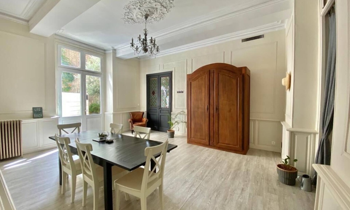 Carcassonne Apartment | Large apartment of character with private courtyard.