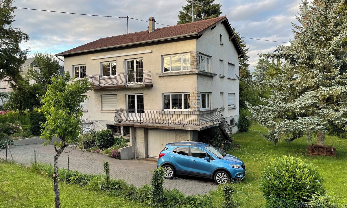 Mulhouse Apartment | Large apartment surrounded by greenery Dornach