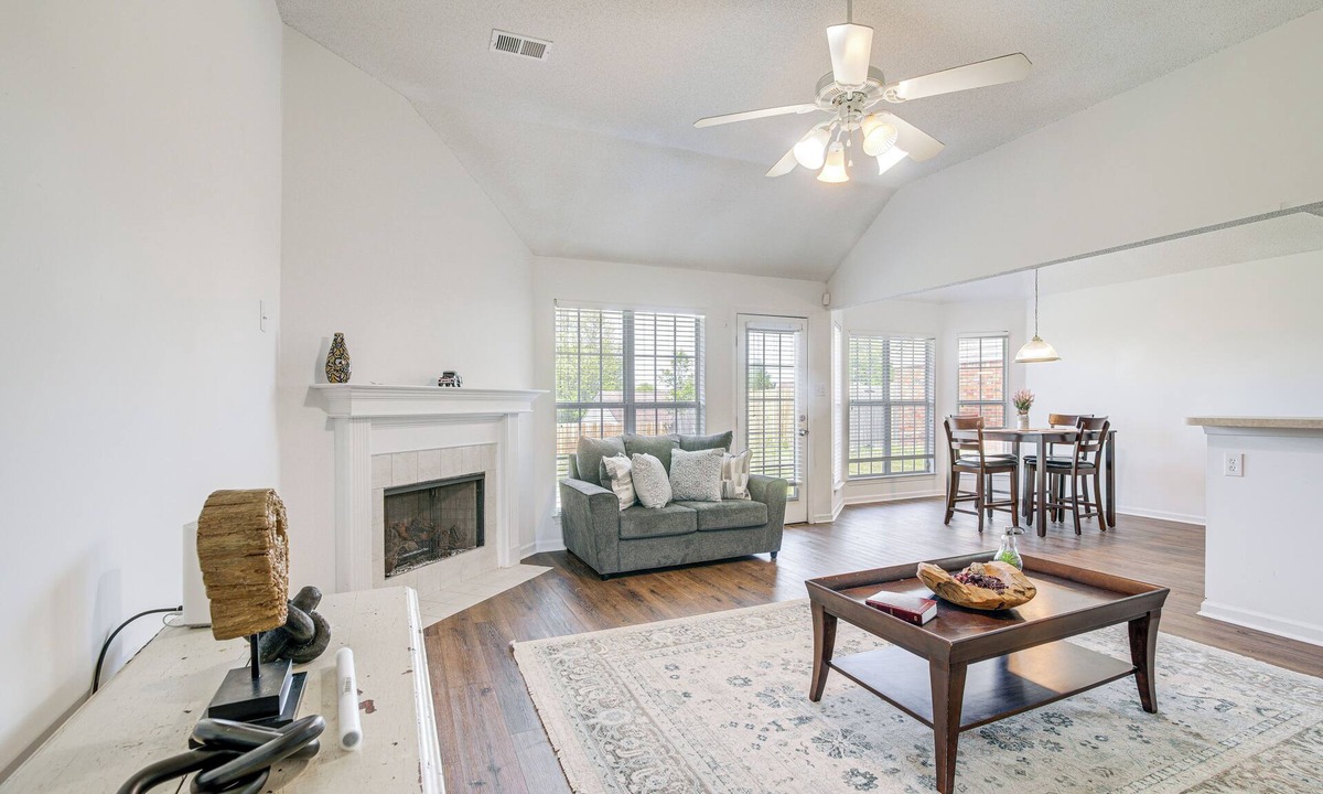 Southaven House | Large Backyard: Peaceful Home in Southaven!