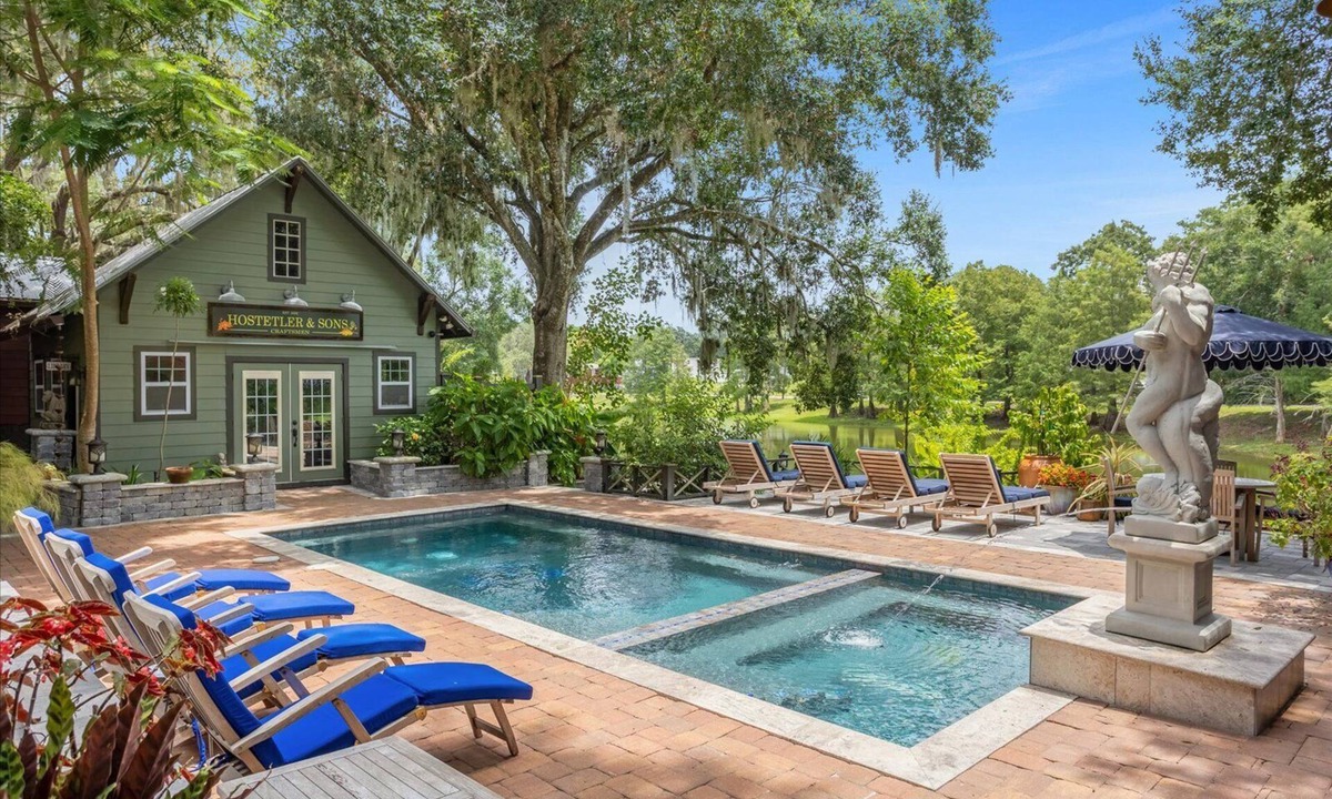 Belle Air House | Large, beautiful, very comfortable one bedroom on small lake