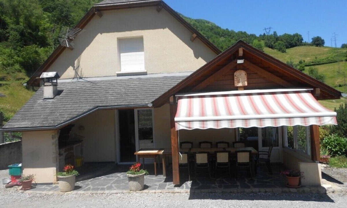 Laruns House | large capacity village house