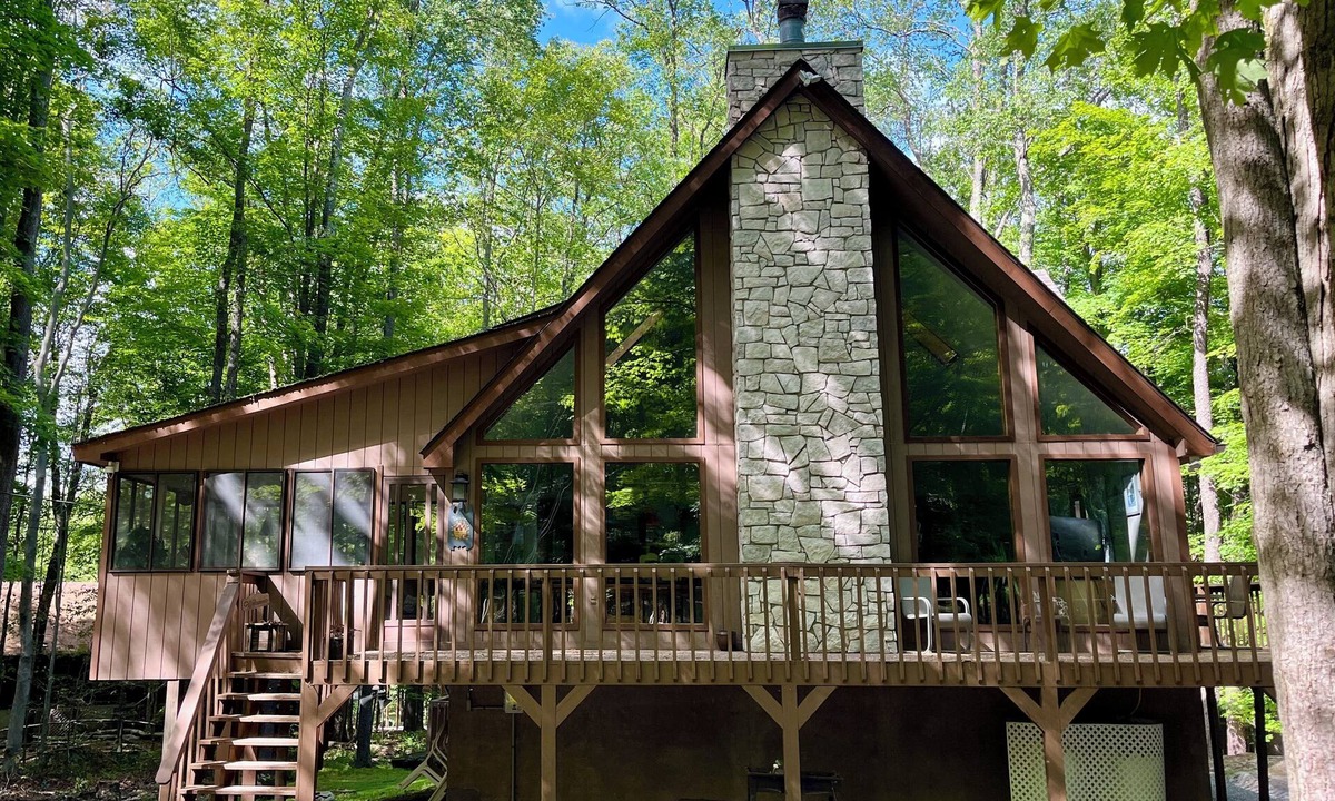 Hamlin Ski Chalet | Large Chalet in the Hideout Gated Community
