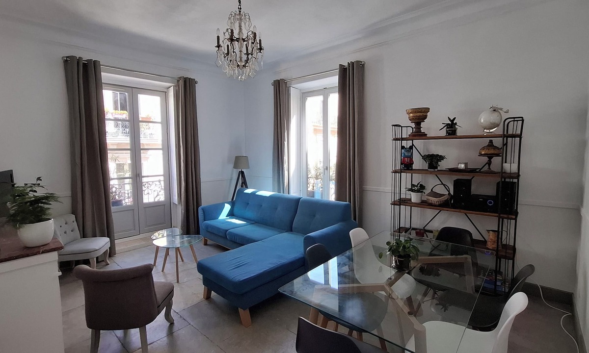 Gares Apartment | Large city center apartment