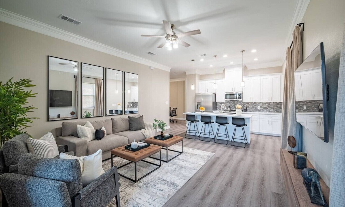Greater Fondren Southwest House | Large Conference Room|Pet Ok|Private Yard|Gated