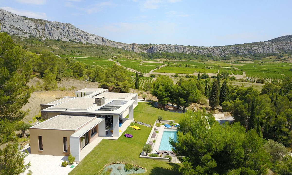 Vingrau Villa | Large contemporary villa with swimming pool