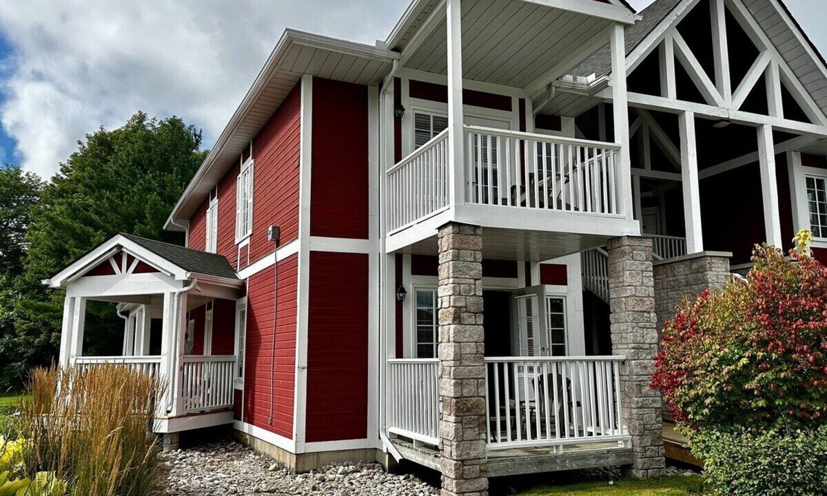 Oro-Medonte House | Large Corner Townhome @Carriage!