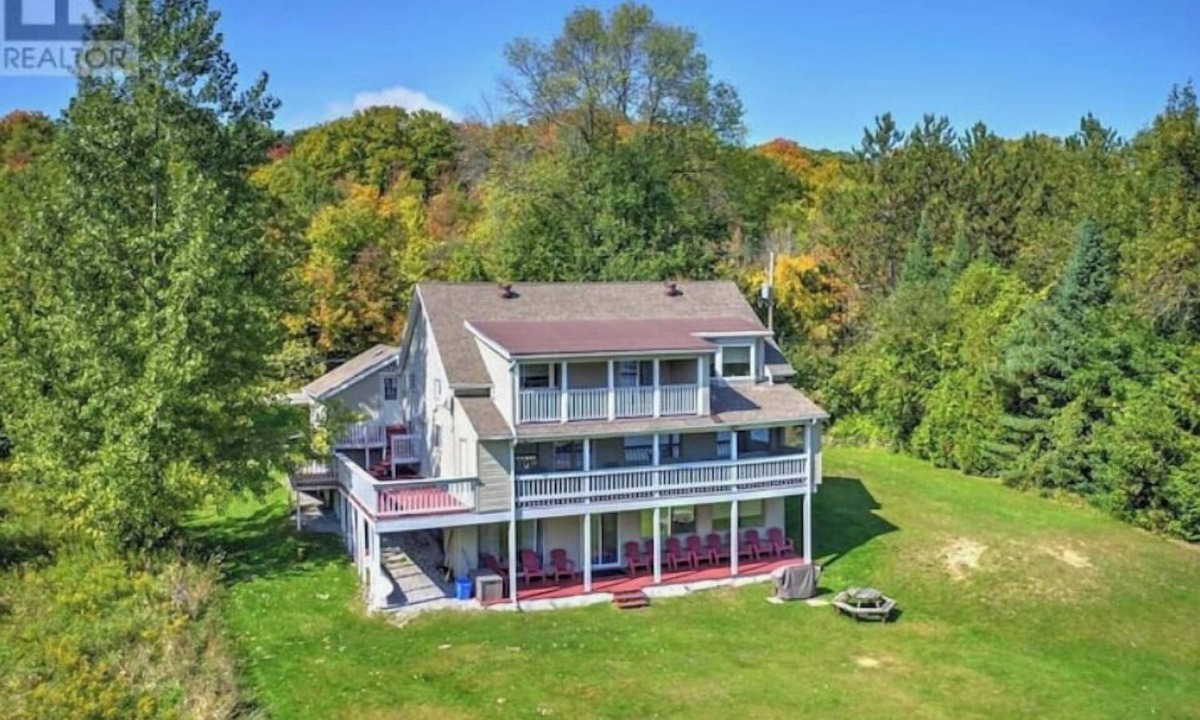 Norland Cottage | Large cottage great for large gathering/ private beach/8br 4bath/stunning view