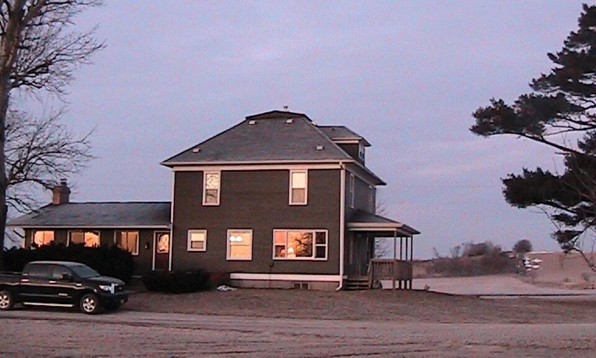 Nichols House | Large cozy cottage rental
