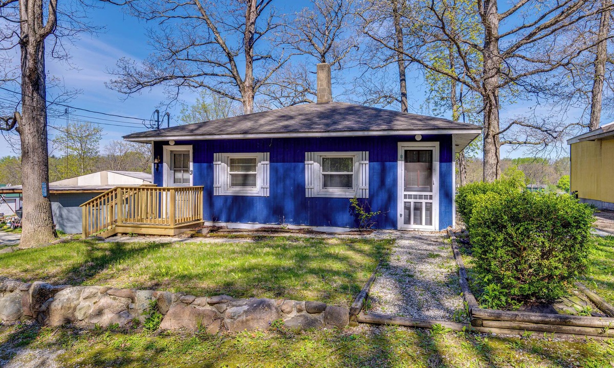 Monticello House | Large Deck, Water Views! Home Near Lake Freeman