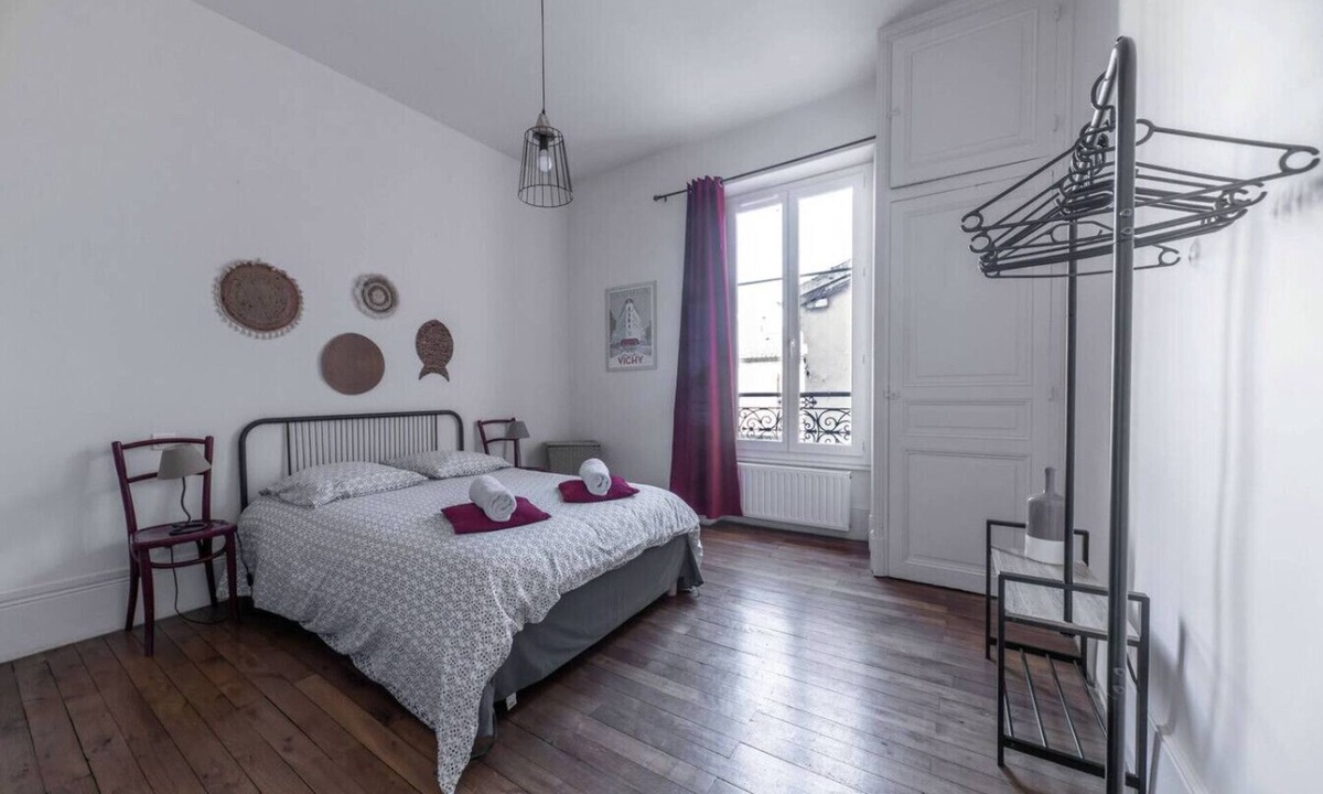 Champ-Capelet Apartment | Large designer apartment, free parking