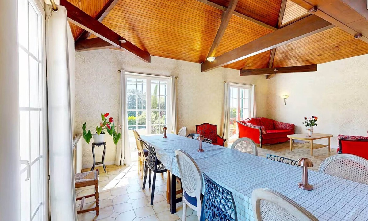 Saint-Sauveur Villa | Large detached villa Bergerac
