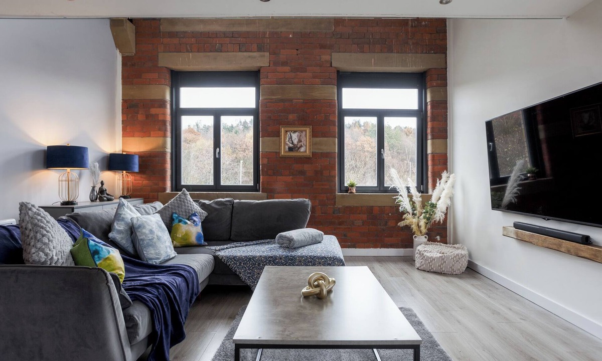 Bradford Apartment | Large Duplex Penthouse Apartment