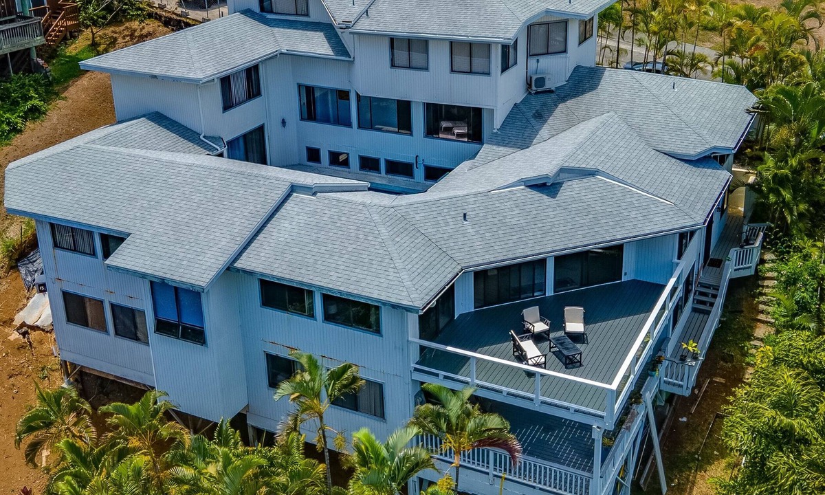 Kaneohe House | Large Executive Home With Stunning Views