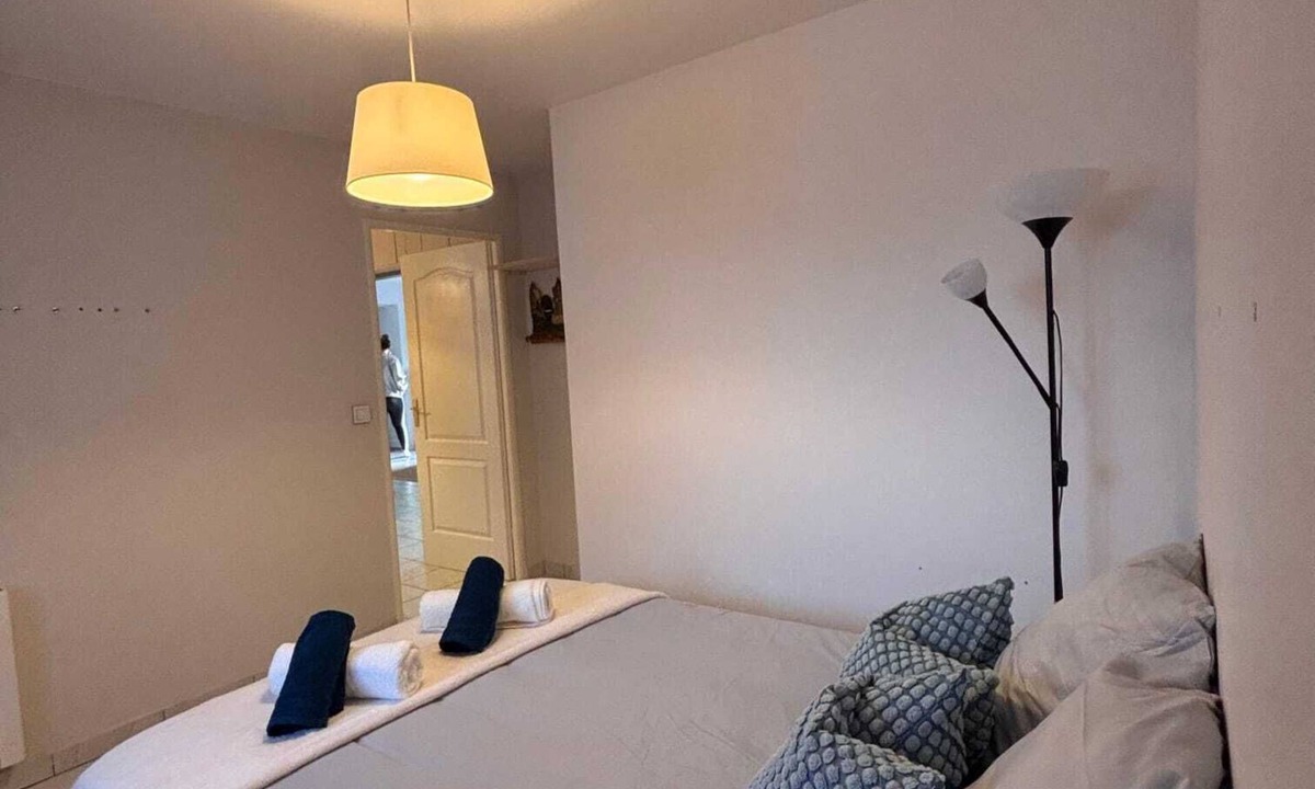 Mandres-les-Roses House | Large family home near Paris and Disney